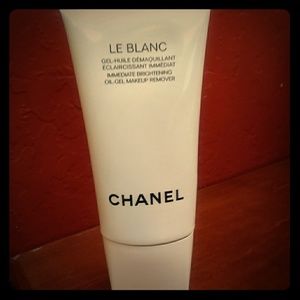 CHANEL Le Blanc Makeup Remover